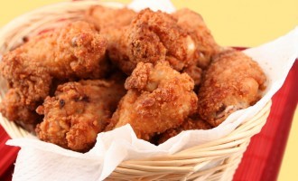 You Don’t Need A Oily Deep-Fryer To Make Crispy Chicken Wings All You Need To Do Is THIS Simple STEP