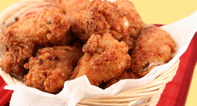 You Don’t Need A Oily Deep-Fryer To Make Crispy Chicken Wings All You Need To Do Is THIS Simple STEP