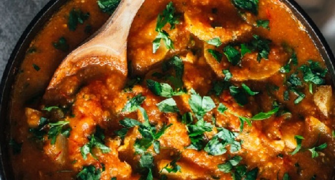 This One-Pan Chicken & Potato Recipe Is All The Way From Spain! Have You Tried It Before?