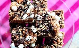 This Sweet, Gooey, Sticky Snack Is One Of Our Favorites; Especially When It’s Made With THIS!