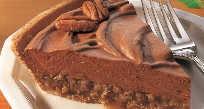 Straight From The HERSHEY Factory: This Chocolate Mousse & Praline Pie Was Pure Heaven!!!