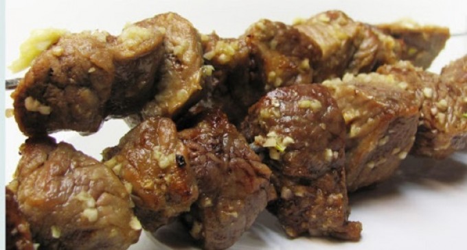 These Garlicky & Butter Beef Tips Always Get Rave Reviews Check Out How We Made Them On The Grill!