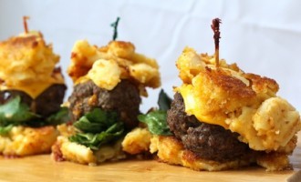 These Mac & Cheese Burger Sliders Have Taken Sliders To A Whole Level: We Can’t Stop Eating Them!