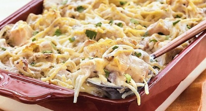 You Will Never Believe How Easy & Simple This Chicken Tetrazzini Bake Is To Make!