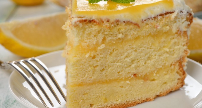 Move Over Mug Cakes: This Family Sized Lemon Cake Is Ready Under Four Minutes & Tastes Phenomenal
