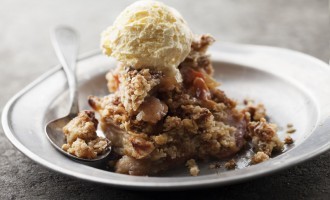 This Light Apple Pear Crumble Is The Perfect After Dinner Dessert