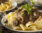 This One Pot Beef Stroganoff Only Needs Five Basic Ingredients & Can Be Made In Half An Hour