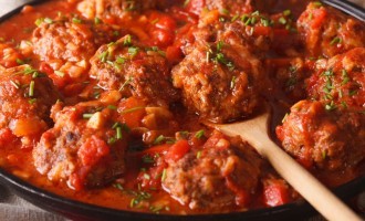 Are You Craving Homemade Meatballs? This Simple Recipe Really Knows How To Spice Things Up!