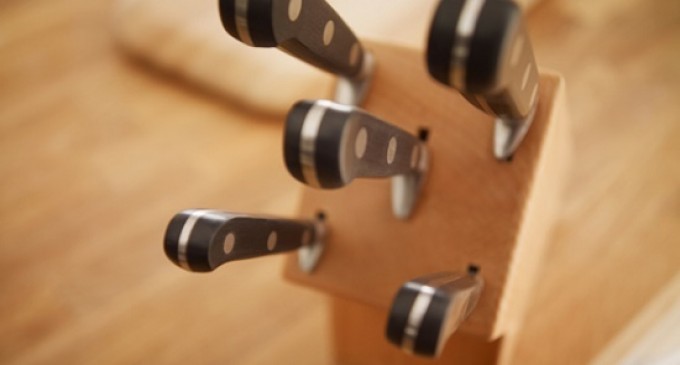 When Was The Last Time You Cleaned The Slots In Your Knife Block? Here Is The Easiest Way To Do It!
