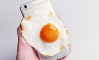 These Phone Cases Are Actually Starting To Become A Big Deal & They Look Super Realistic