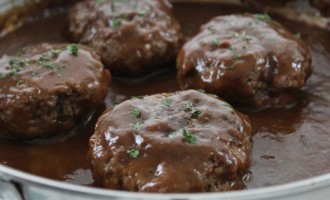 If You’re Looking For A Good Recipe For Salisbury Steak Smothered In A Rich Sauce Then You’ll Love This!