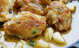 Looking For Something, Quick, Easy & Absolutely Delicious? This Creamy Garlic Chicken Is The Perfect Idea