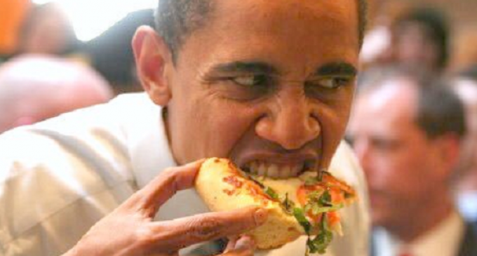 When We Saw How President Obama Eats His Food We Were Completely Surprised, We Can’t Believe He Does This!