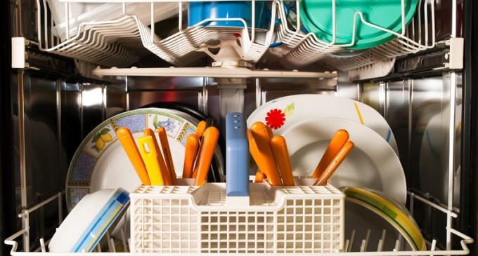 The Big Mistake You Have Been Making With Your Dishwasher All Of These Years – We Were Shocked!