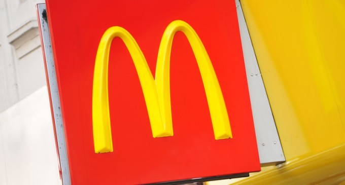 McDonald’s Is Changing What Goes Inside Their Happy Meals & Parents Couldn’t Be Happier About It!