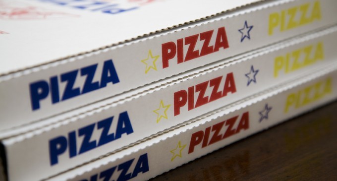 Are You Stuck In A Hotel Room Without A Refrigerator? This Guy’s Idea For Keeping It ‘Cool’ Is Genius!