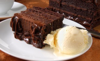 How To Make Boxed Cake Taste Like It Was Made From Scratch According To Rachel Ray