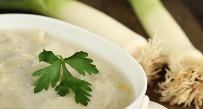 This Incredible Potato Leek Soup Is Straight From Julia Child’s Cookbook & It Tastes Fantastic!