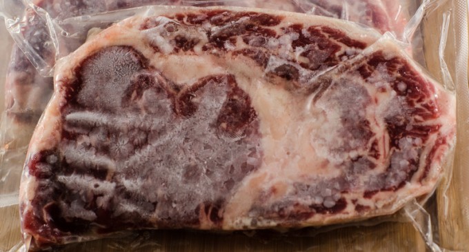 How To Defrost An Entire Steak In Less Than Five Minutes – All You Need To Do Is THIS!