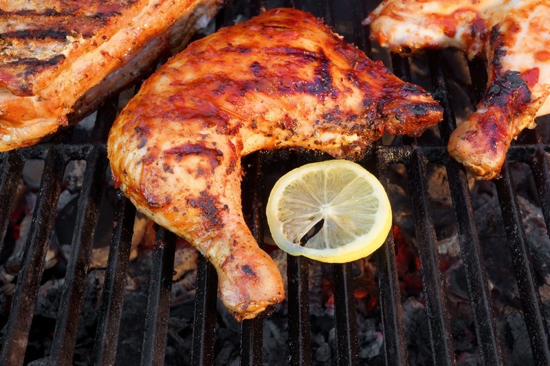 There Is A Secret Method For Grilling Chicken Without Burning It That