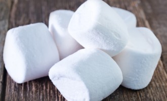 Ever Wondered How To Make Marshmallows? These Pillowy-Soft Treats Are Super Easy To Make & Are Delish!