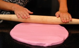 Valuable Advice For Making The Perfect Cake; Including How To Work With Fondant & Butter Cream Frosting