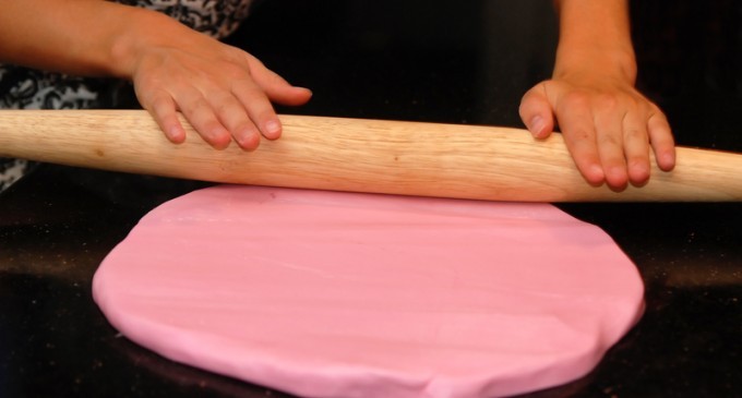 Valuable Advice For Making The Perfect Cake; Including How To Work With Fondant & Butter Cream Frosting