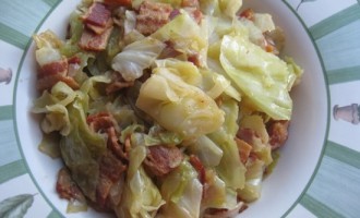This 5-Ingredient Southern Bacon Fried Cabbage Recipe Is Absolutely Incredible!