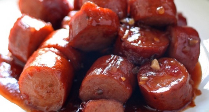 These Delicious Smoked & Slow Cooked Sausages Are The Perfect Pre-Game Appetizer For Any Occasion!