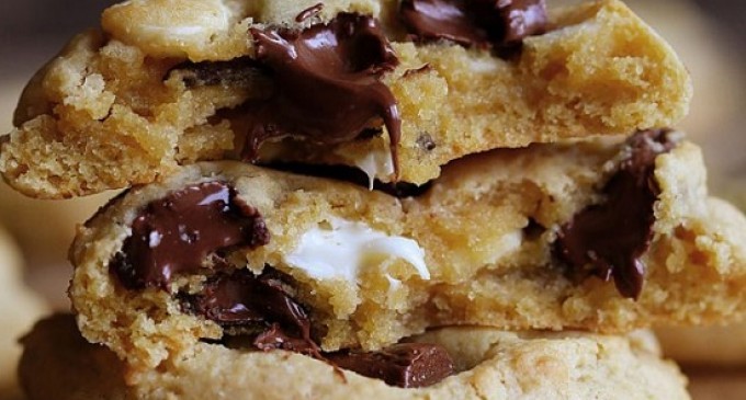 Beware: These Cream Cheese Chocolate Chip Cookies Will Disappear As Soon As They’re Out Of The Oven