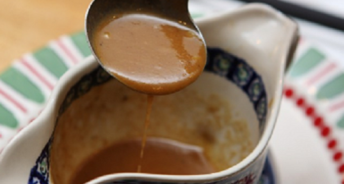 Have A Hard Time Making Brown Gravy? This Simple Recipe Is Easy To Follow & It Always Comes Out Perfect