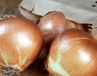 We’ve Been Using This Old School Cooking Hack For Years To Keep Our Shallots, Garlic & Onions Fresh