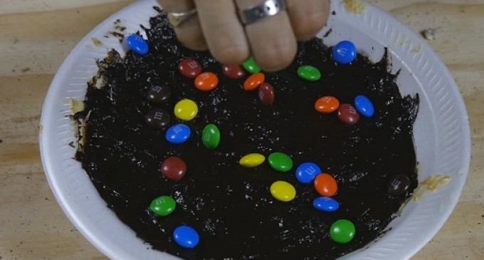This Chocolate Cake May Look Amateur But It Was Actually Made In Prison & Tasted Better Than The Boxed Version!
