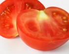 Have Half Of A Leftover Tomato? Don’t Put In A Zip Lock Bag, Try This Trick Instead, It Lasts Sooo Much Longer!