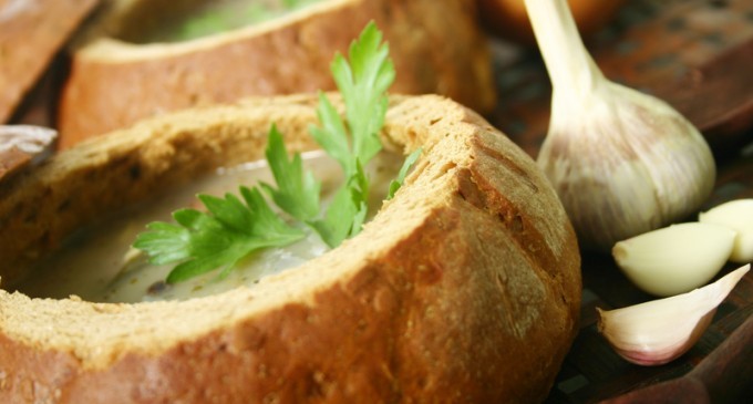 Love Garlic? This Soup Has Over 52 Cloves Of It & Is So Strong It Can Fight Off Almost Any Ailment