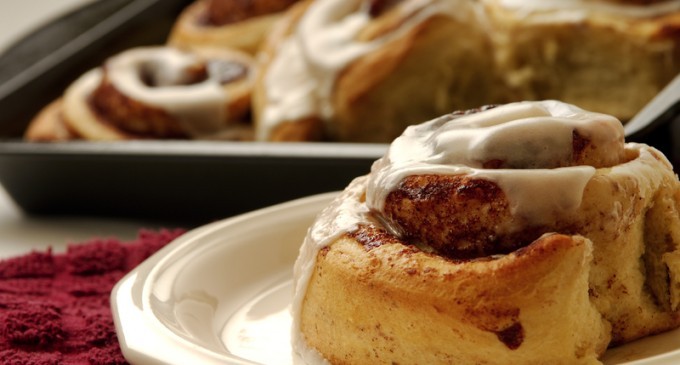 Everyone Is About To Flip Over The Cinnamon Rolls We Just Made, This Ingredient Makes All The Difference!