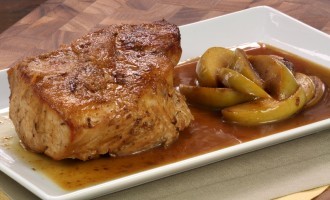 This Pork Tenderloin Is To Die For: It’s Glazed With Apples & Slowly Baked To Perfection