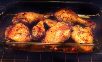We Just Got Rachel Rays Famous Brown Sugar Chicken Recipe & Are Totally Obsessed With How Good It Is!
