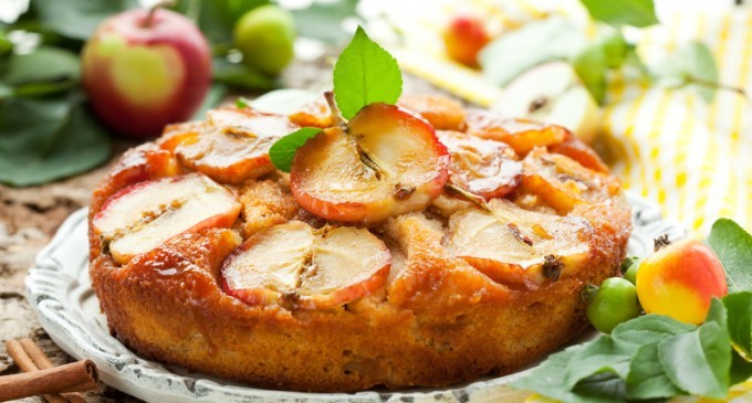 We Added This Secret Ingredient To Our Apple Cake & Couldn’t Believe How Good It Tasted!