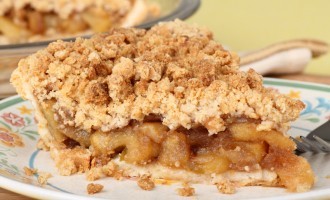 This Old Fashioned Apple Pie Only Has Six Ingredients & Our Favorite Thing To Make When The Fall Season Hits