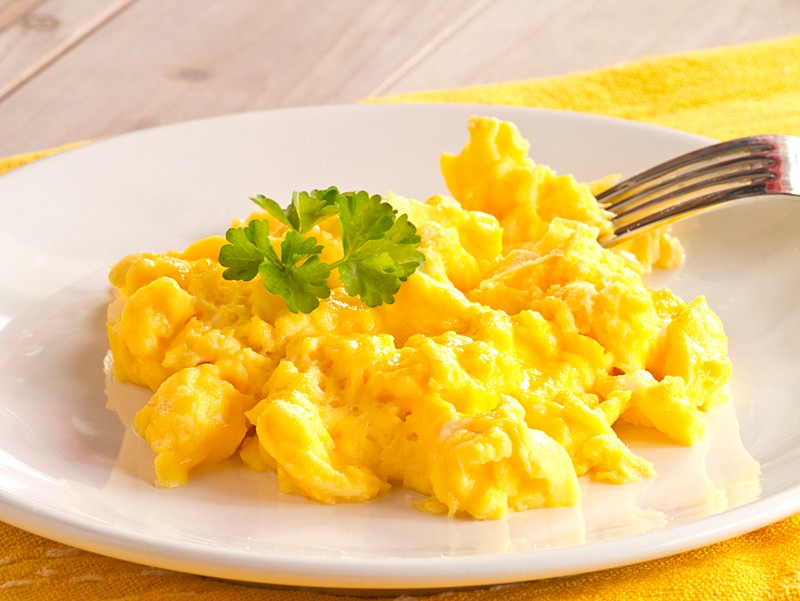 Want To Make Eggs For Dinner But Don’t Have A Skillet? It Might Sound