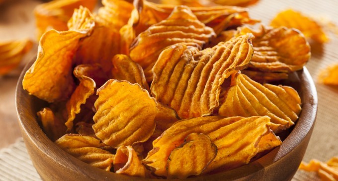 Instead Of Eating This Sinful Snack Out Of A Bag: Cut The Grease & Make Crispy Potato Chips At Home