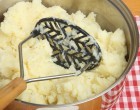 Out Of All The Way To Make Garlic Mashed Potatoes We Would Have Never Thought To Add This Secret Ingredient