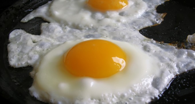 How To Make Crispy Fried Eggs Every Single Time Without Burning Or Making Them Too Tough