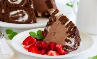 How To Make A Really Simple, No Fuss Chocolate & Vanilla Ice Cream Cake
