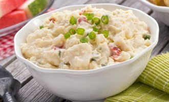 We Couldn’t Tell The Difference When They Told Us This Creamy Potato Salad Was Missing The Main Ingredient