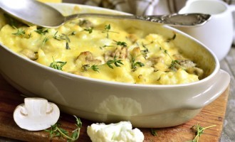 Roasted Garlic & Melted Cheese Make This Creamy Casserole Super Addicting & A Weeknight Favorite