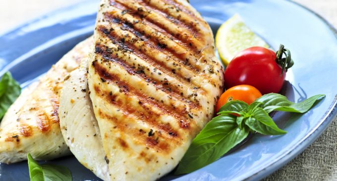 Cooking Some Chicken Breasts Tonight? Make Sure To Avoid These Four Common Mistakes Everyone Makes