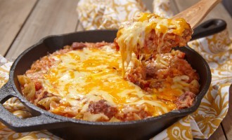 This Beefy, Cheesy Casserole Has A Secret Ingredient Baked Inside That Many People Wouldn’t Expect!