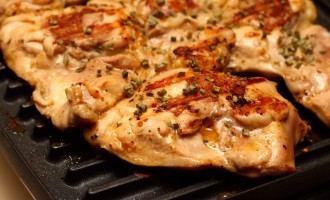 Ditch The Grill & Make These Boneless, Skinless Chicken Thighs In The Oven
